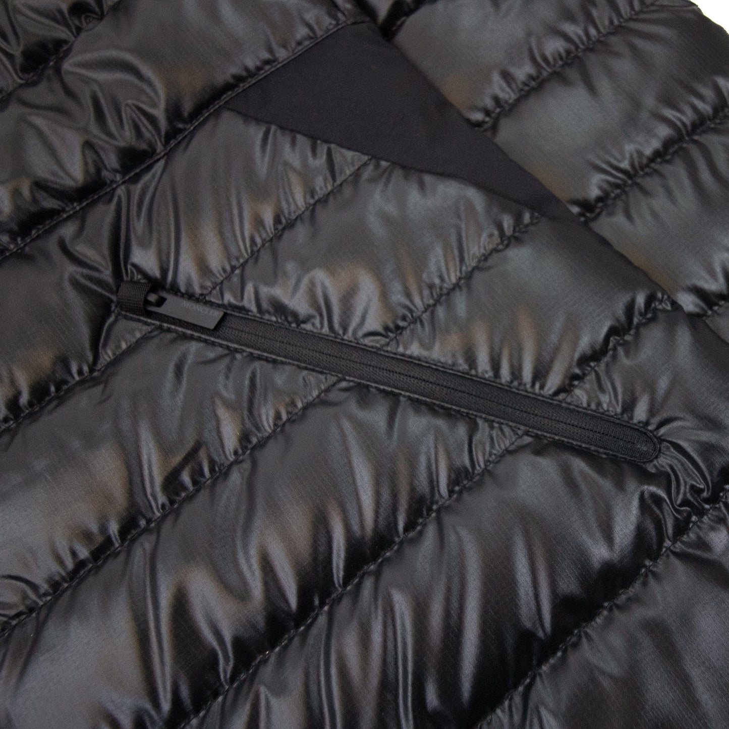 Moncler Larmor Short Down Jacket Black 999