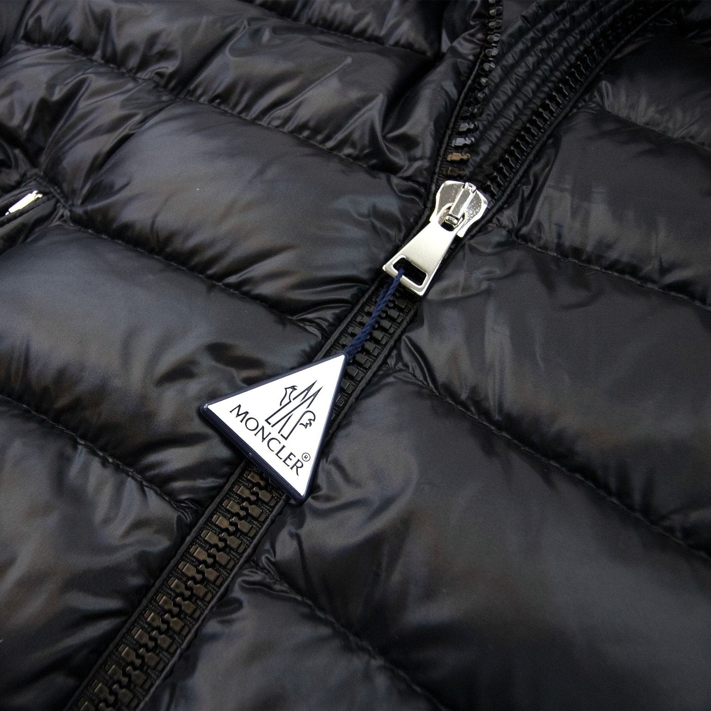 Moncler Women Dalles Short Down Jacket Black 999