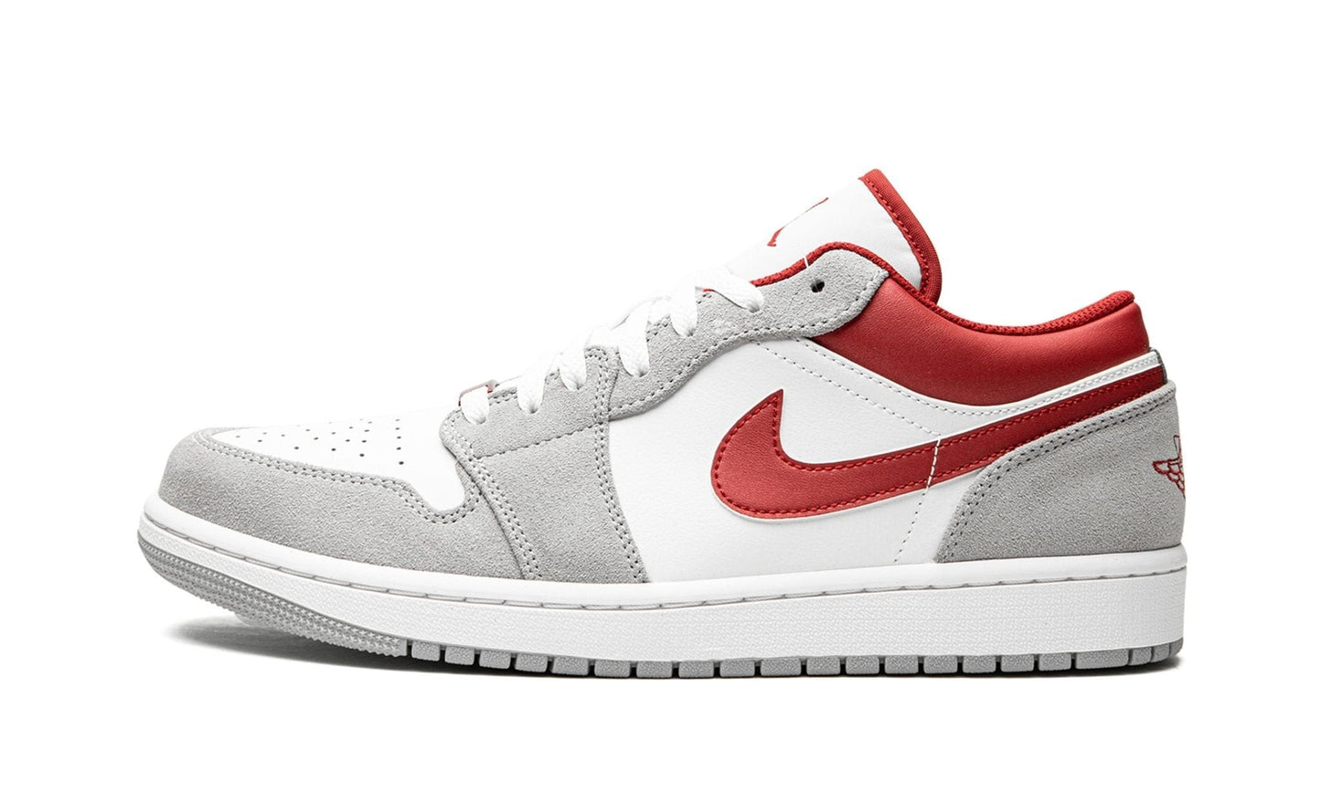 JORDAN 1 LOW WHITE/GREY/RED