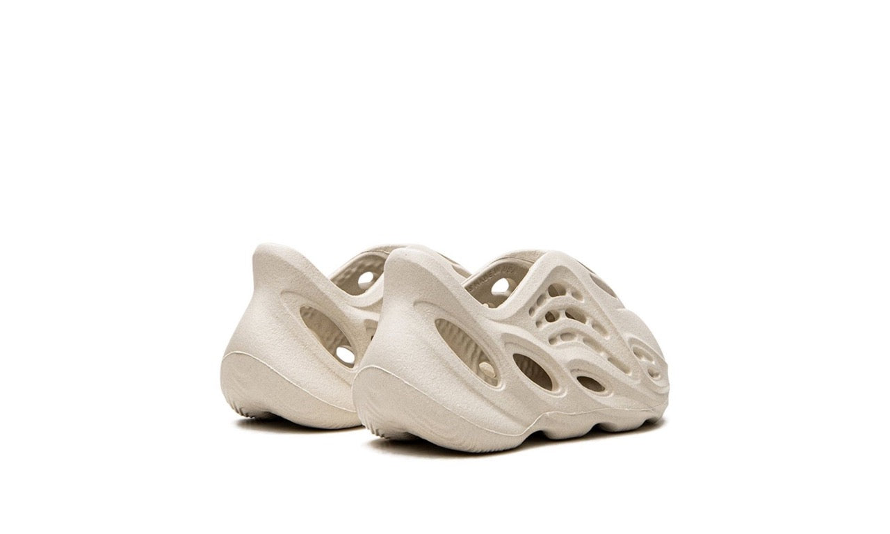 YEEZY FOAM RUNNER SAND PS
