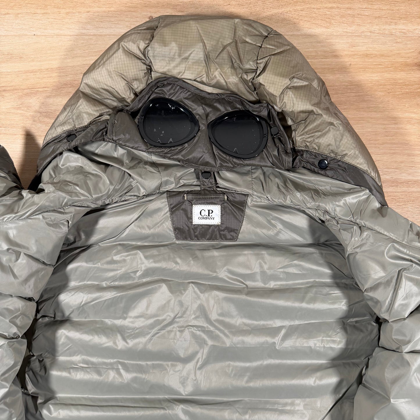 C.P. Company D.D. Shell Goggle Down Gilet in Fungi Grey