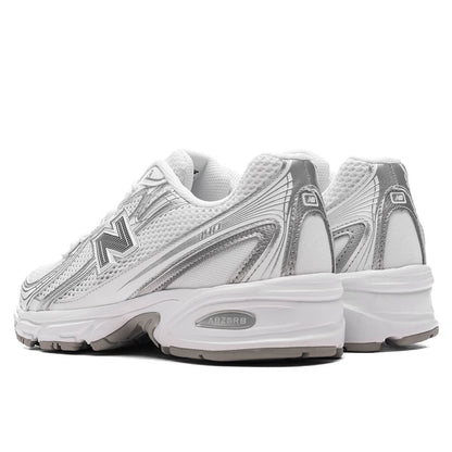 740 - White/Silver Metallic/Reflection