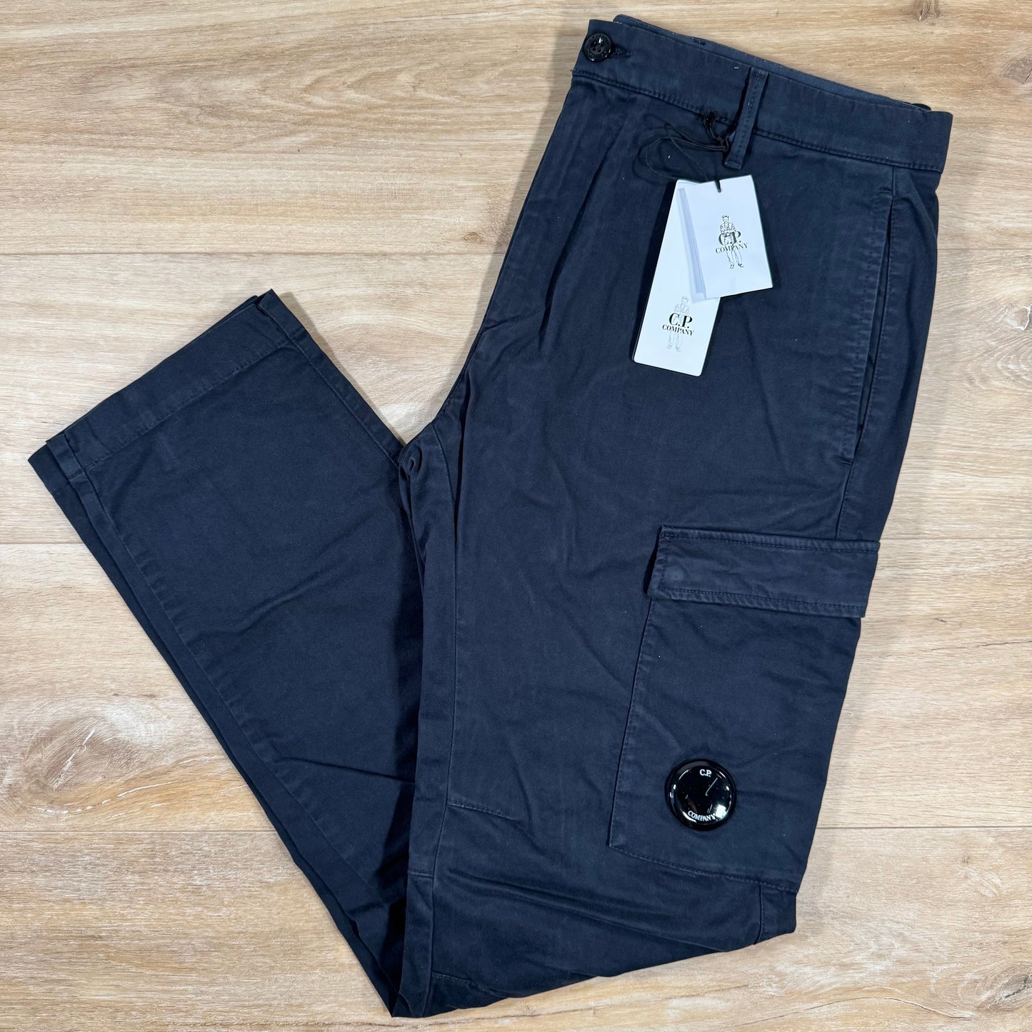C.P. Company Stretch Sateen Ergonomic Lens Cargo Pants in Navy