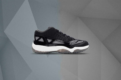 Air Jordan 11 Retro Low IE - Black/White