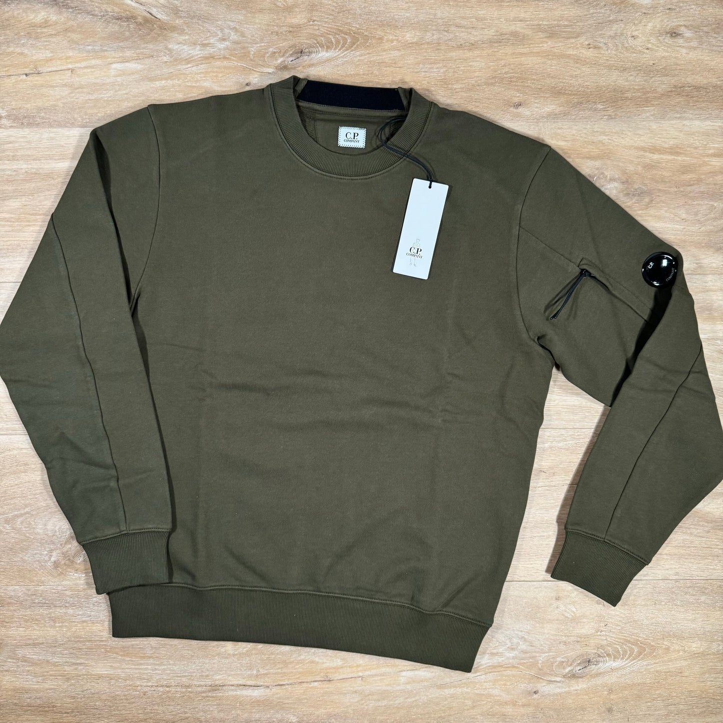 C.P. Company Diagonal Raised Fleece Crewneck Lens Sweatshirt in Ivy Green
