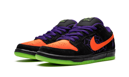 NIKE SB DUNK LOW "NIGHT OF MISCHIEF"