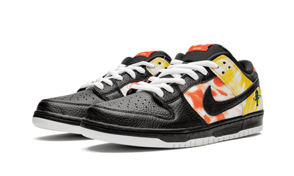 NIKE SB DUNK LOW RAYGUN BLACK
