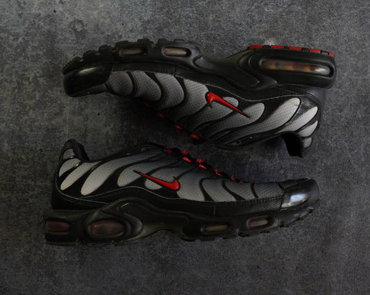 Nike TN Air Max Plus 'Black Gradient Red' (45)