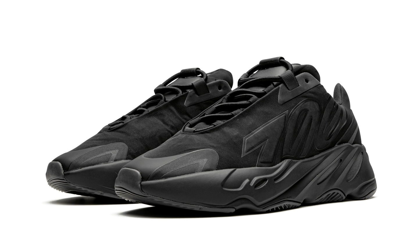YEEZY 700 MNVN TRIPLE BLACK