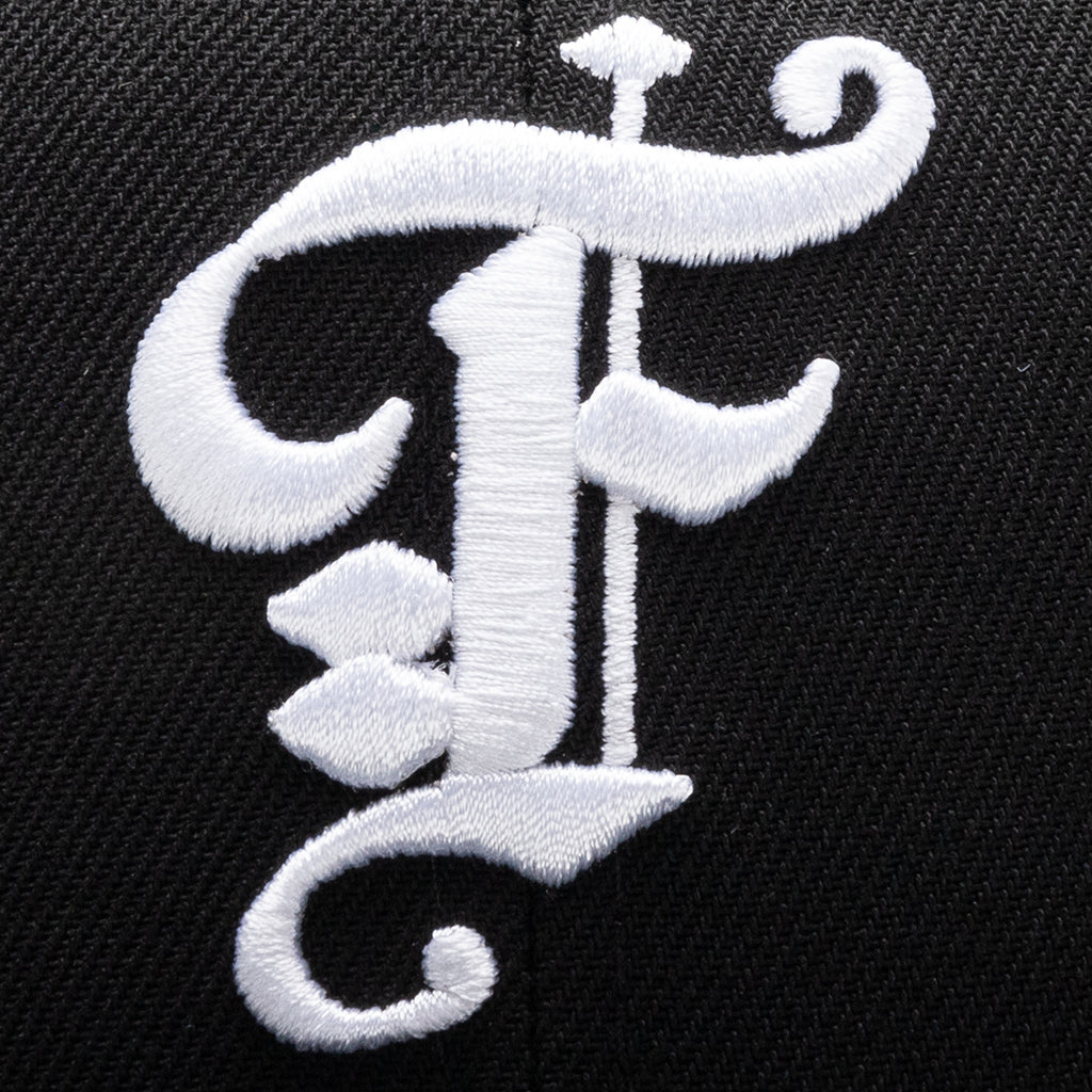 Feature x New Era 59FIFTY Fitted Old English F La Jolla - Black/White