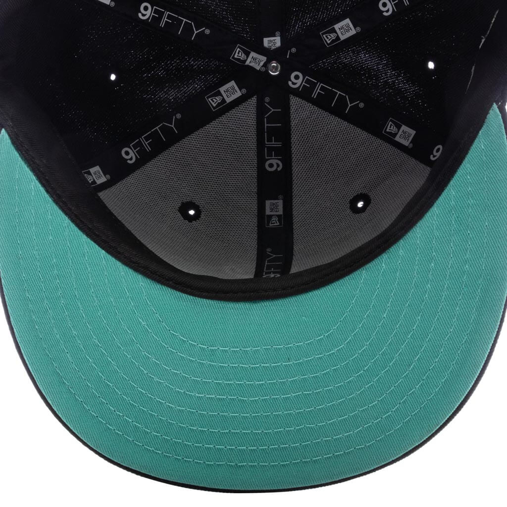 Feature x New Era Old English Las Vegas Fitted - Black/Mint