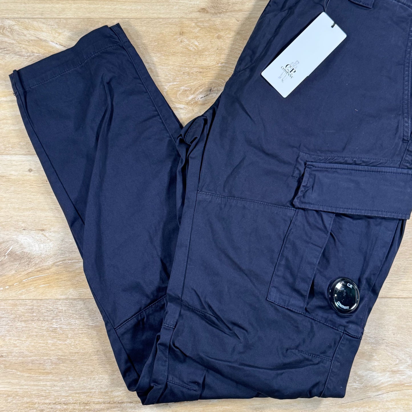 C.P. Company Stretch Sateen Ergonomic Lens Cargo Pants in Navy
