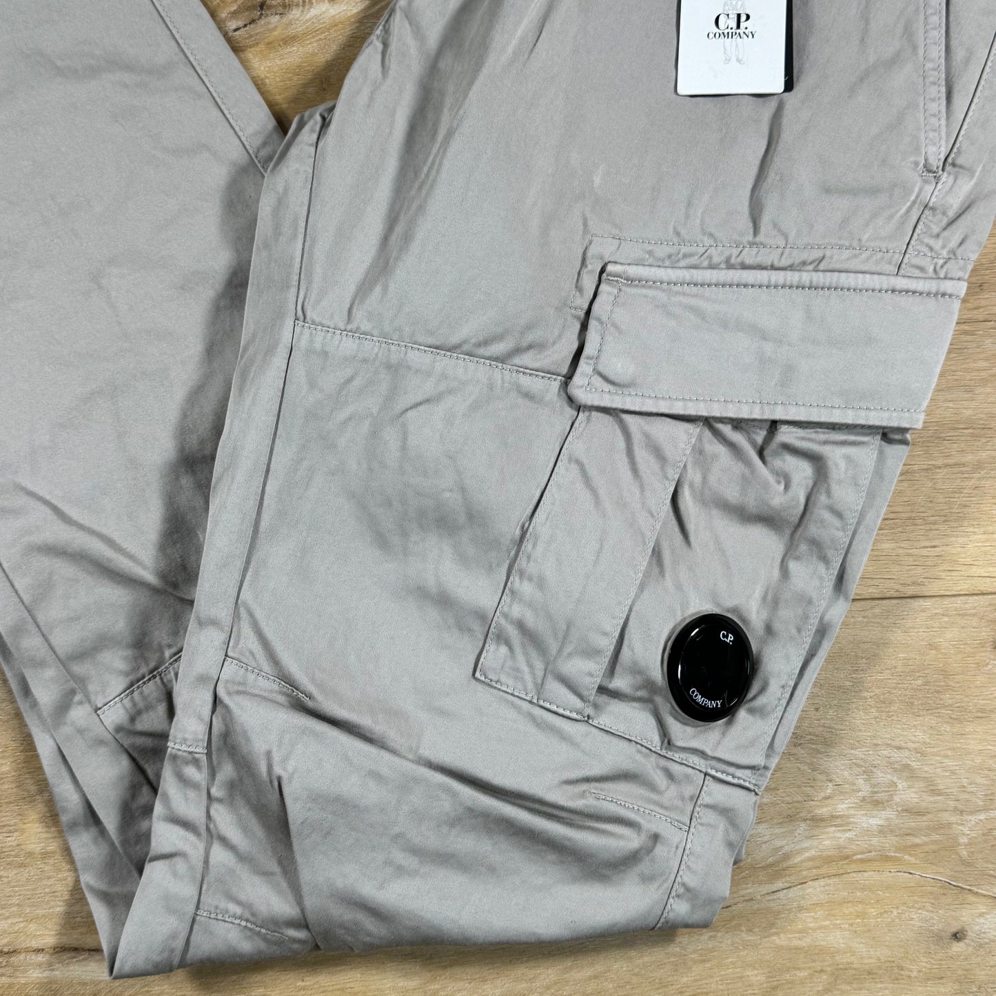C.P. Company Stretch Sateen Ergonomic Lens Cargo Pants in Dove