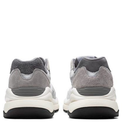 57/40 - Grey/White