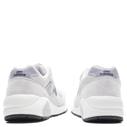 580 - Nimbus Cloud/Natural Indigo