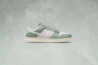 Dunk Low Retro PRM - Mica Green/Sail/Photon Dust