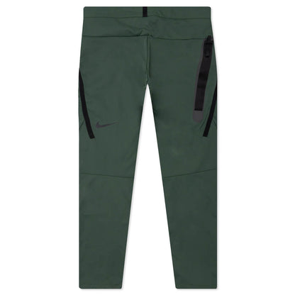 Sportswear Tech Pack Cargo Trousers - Galactic Jade/Black