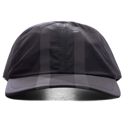 On x IKON On Cap - Magnet/Black