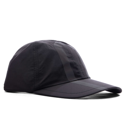 On x IKON On Cap - Magnet/Black