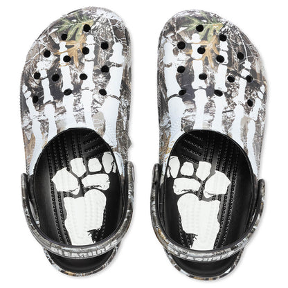 Pleasures x Crocs Classic Clog - Camo