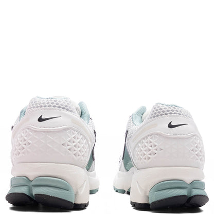 Women's Zoom Vomero 5 - Summit White/Metallic Silver/Wolf Grey