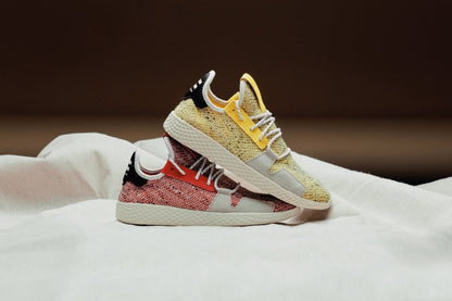 adidas Originals x Pharrell Williams 'Tennis HU v2' - Scarlet/White