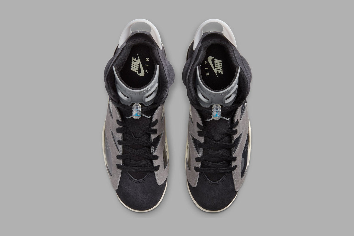 Women's Air Jordan 6 Retro "Light Smoke" - Black/Chrome