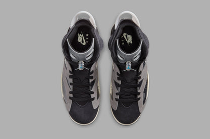 Women's Air Jordan 6 Retro "Light Smoke" - Black/Chrome