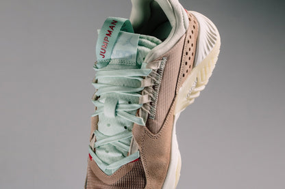 Delta - Vachetta Tan/Gym Red/Jade Aura